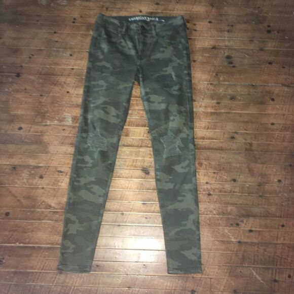 American Eagle camo distressed size 4 jeggings - Picture 1 of 3